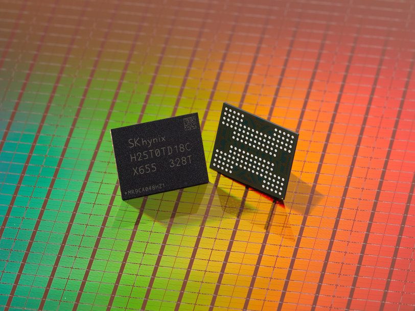 SK HYNIX SHOWCASES SAMPLES OF WORLD’S FIRST 321-LAYER NAND